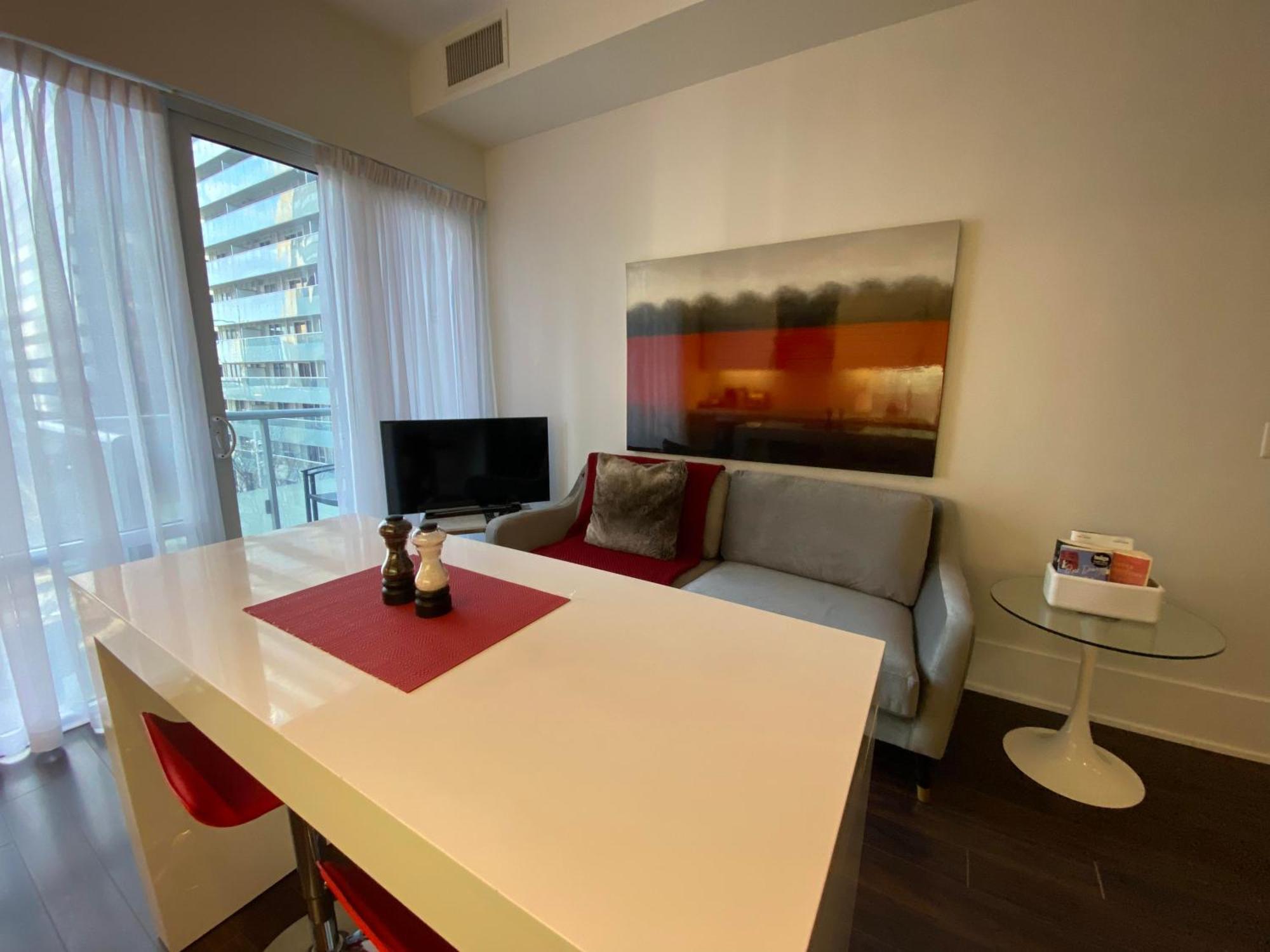 Rivetstays - The Atmos Ii * Toronto